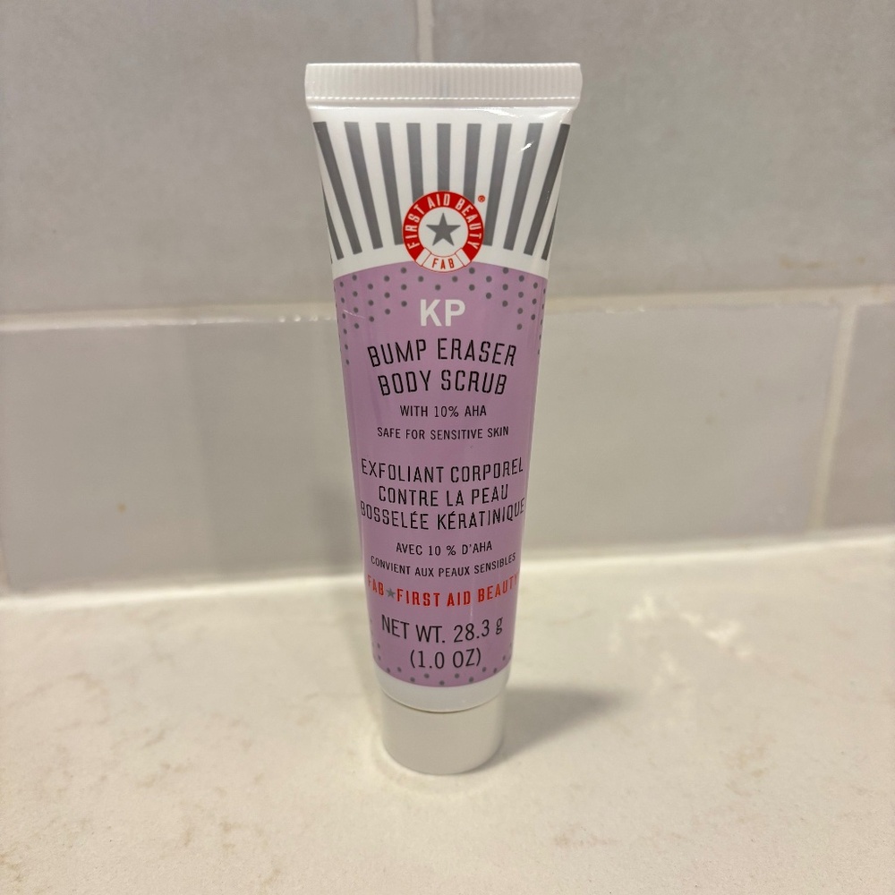 First Aid Beauty Bump Eraser Body Scrub